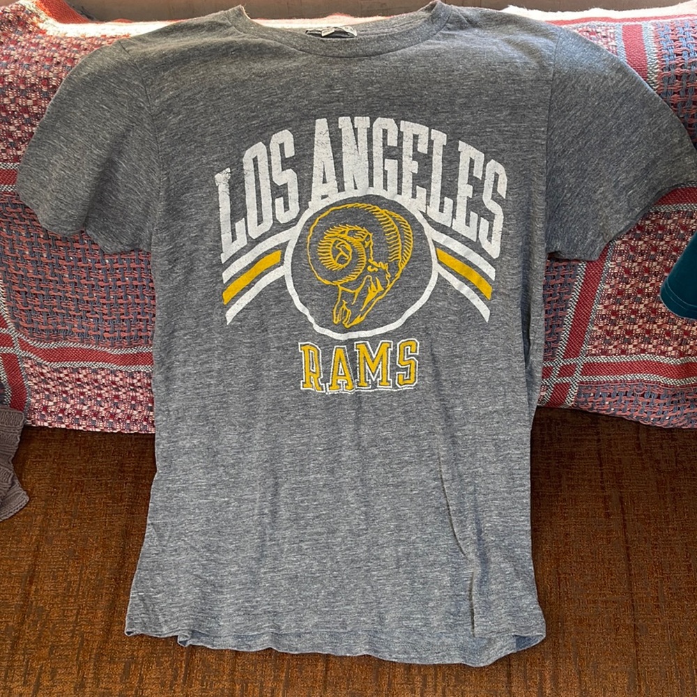 Large grey women’s Los Angeles Rams shirt
